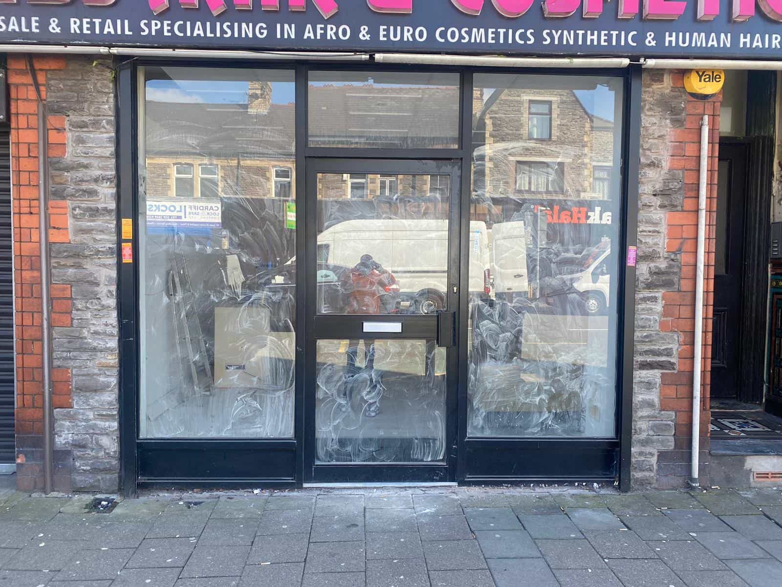 retail shop decorating