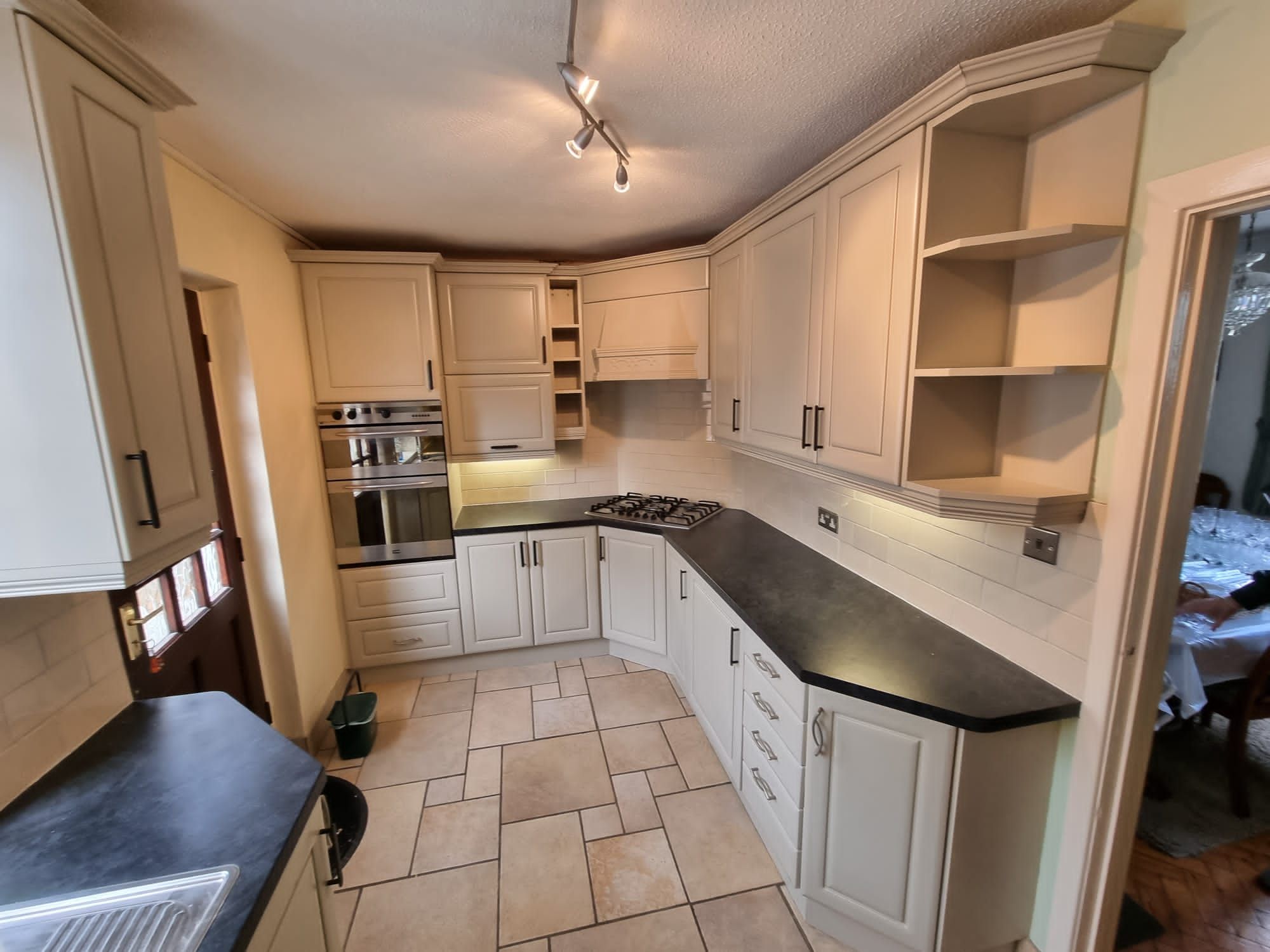 kitchen spraying